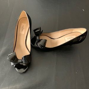 Valentino ladies pumps black patent